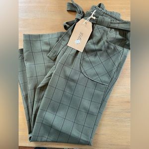 Listicle small trousers